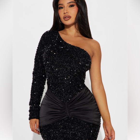 Elegant Black Sequin Gown one shoulder - Picture 4 of 11